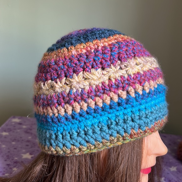 Crochet flower beanie soft mandala acrylic yarn delicate hat medium new - Picture 4 of 7